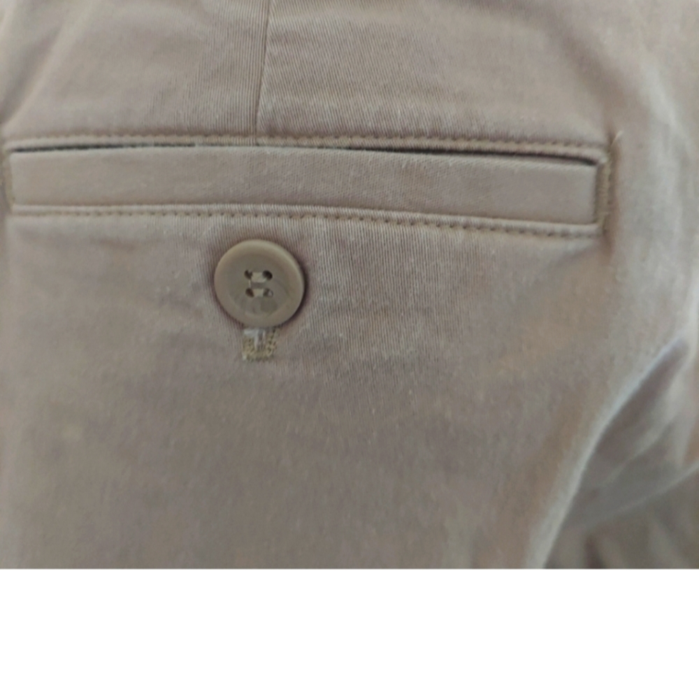 Liz Claibornes "Audra" Khakis.